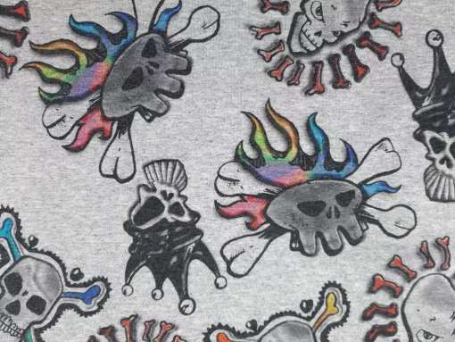SanDaLu grau melierter Sommersweat bunte Totenköpfe Detail