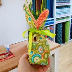 Osterhasen-Beutle in grün und oange