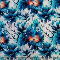 SanDaLu French Terry mit Magnolienblüten in blau weiß Lineal