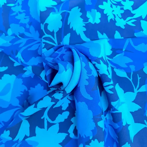 SanDaLu Viskosestoff mit Blumen und Blättern in Kobaltblau