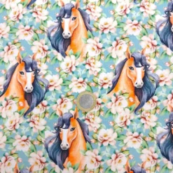 SanDaLu French Terry Flower Horse Euro als Größenvergleich