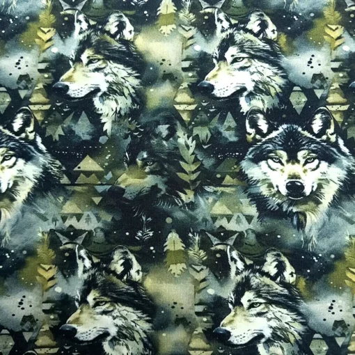 SanDaLu French Terry mit Wolf Motiv in grün Detail