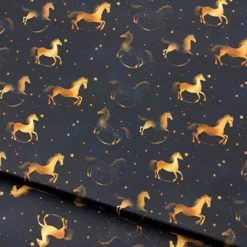 SanDaLu schwarzer Weihnachtsstoff mit Schaukelpferden Ballen