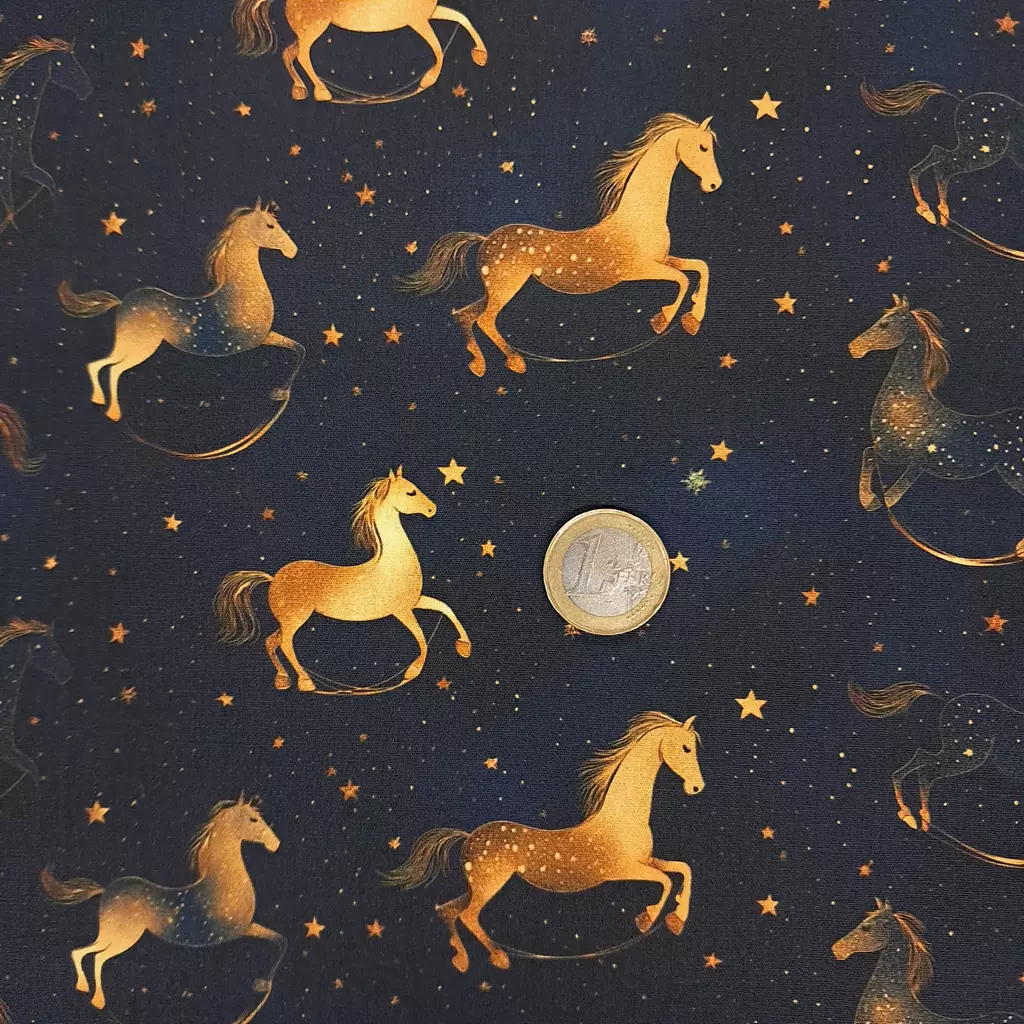 SanDaLu schwarzer Weihnachtsstoff mit Schaukelpferden Euro