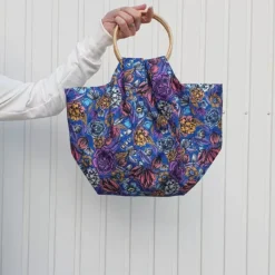 SanDaLu Oxfordgewebe mit Blumen in Blau aus der Happy Collection von cherry Picking Handtasche