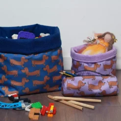 SanDaLu Dackel Stoff wasserabweichend flieder und blau von Cherry Picking Nähbeispiel