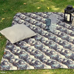SanDaLu wasserfester Stoff Flowing Bloom in schwarz grau weiß Nähbeispiel Yogamatte