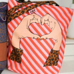SanDaLu Cherry Picking Bag Panel Herzhände auf Streifen Nähbeispiel