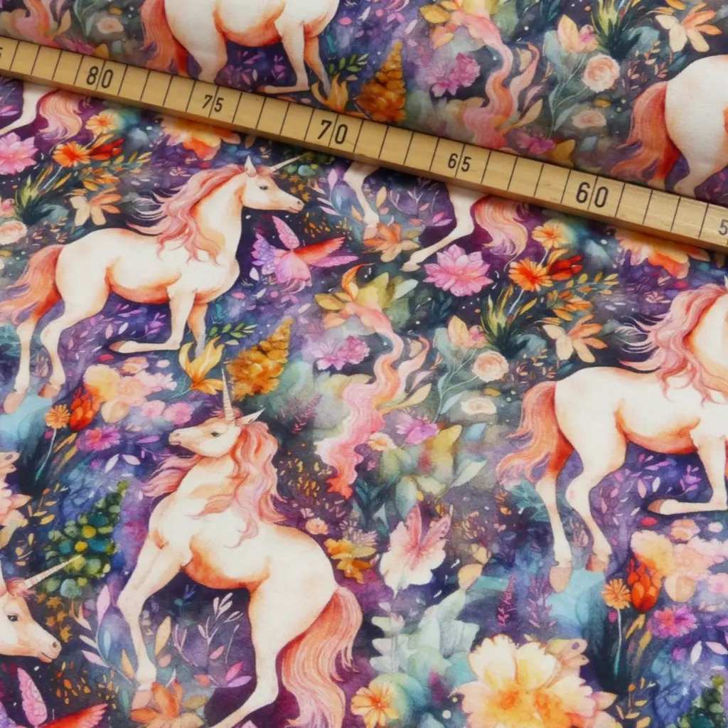 SanDaLu Einhorn Jersey Stoff mit Blumen Lineal