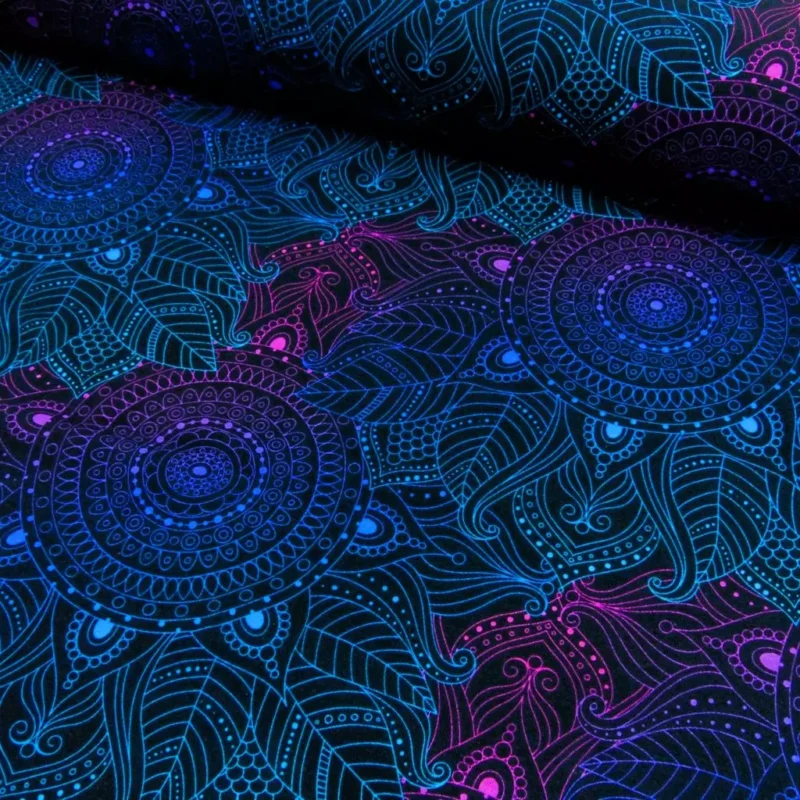 SanDaLu schwarzer Canvas mit Mandalas im Fabrverlauf auf einem Ballen